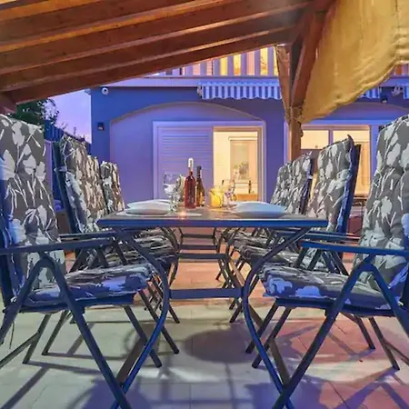 Beachfront Mihovil Villa *