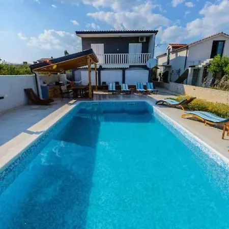 Villa Beachfront Mihovil *