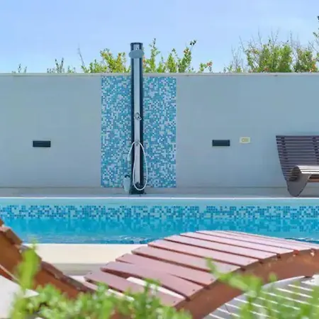 Villa Beachfront Mihovil *