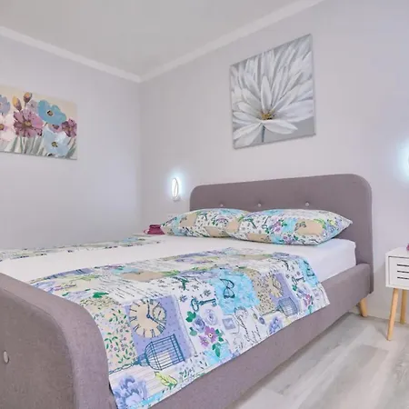 Beachfront Mihovil Villa Kaštel Štafilić