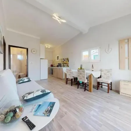 Beachfront Mihovil *