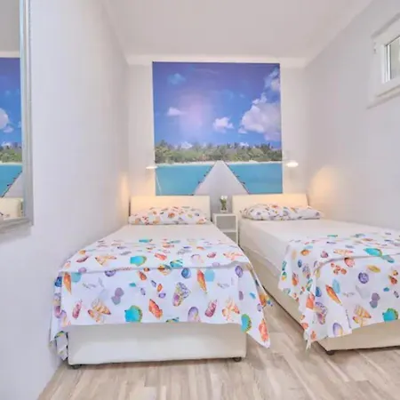 Beachfront Mihovil Villa Kaštel Štafilić