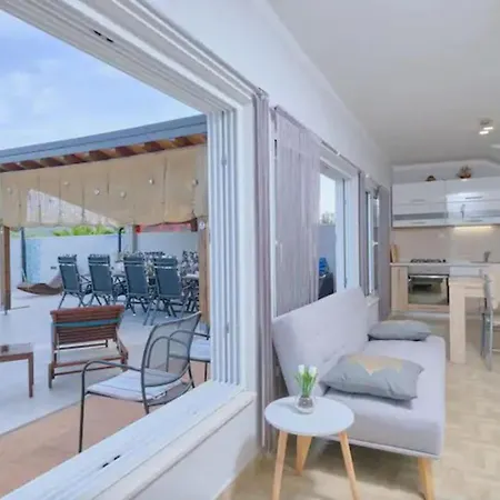 Villa Beachfront Mihovil *