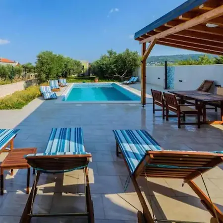 Villa Beachfront Mihovil