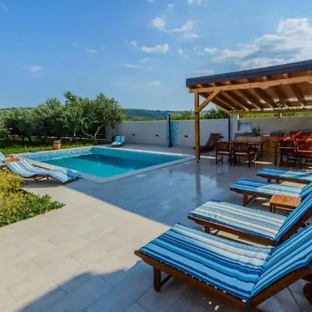 Beachfront Mihovil Villa