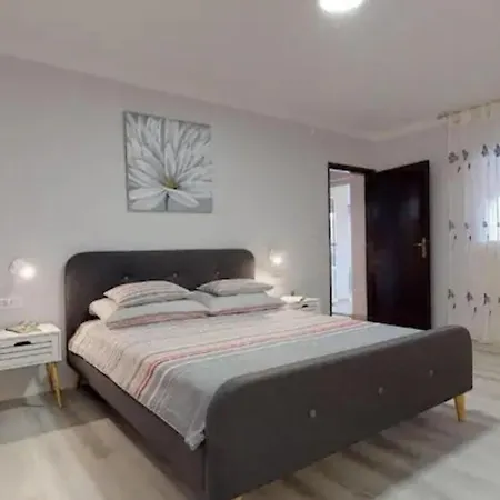 Beachfront Mihovil Villa Kaštel Štafilić
